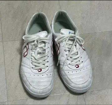 데스포르치 풋살화 화이트 27cm