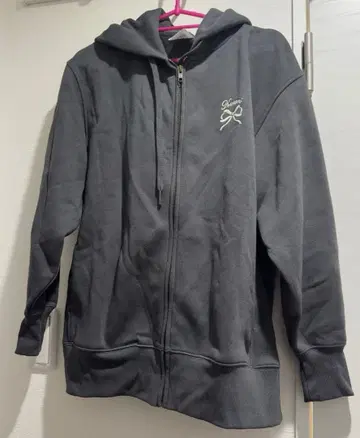 GU 산리오 쿠로미 후드티