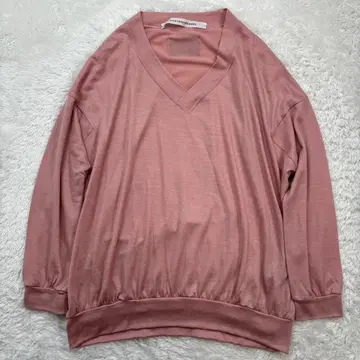 미사용에 가까운 COGTHEBIGSMOKE V넥 울 티셔츠