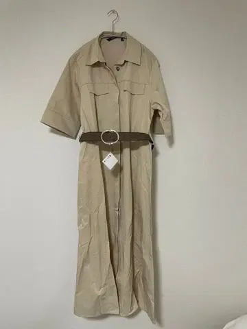 베이지 반팔 셔츠 원피스 벨트 포함