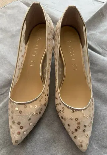 LE TALON 비즈 장식 베이지 펌프스 23cm