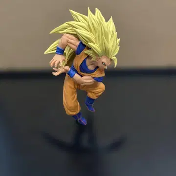 드래곤볼 손오공 슈퍼 사이어인 피규어