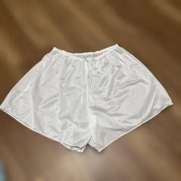 M 사이즈 브라이덜 이너 화이트 숏팬츠