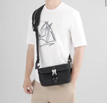 아르마니 익스체인지 숄더백