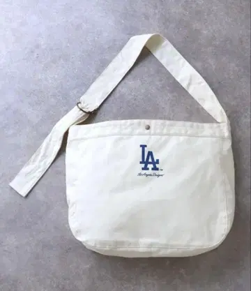MLB 숄더백 LA 로고 아이보리
