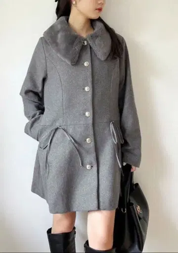 NICE CLAUP 티펫 페플럼 코트