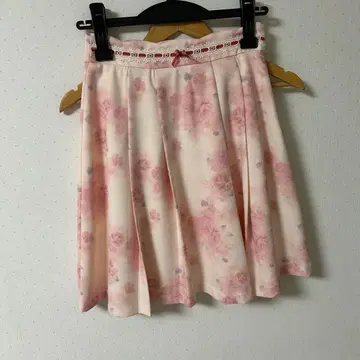 세실 플라워 프린트 플레어 스커트 무릎 기장 핑크 꽃무늬 데이트 봄