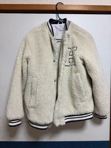 ZARA 아이보리 보아 자켓 H 자수