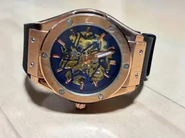 스켈레톤 다이얼 캐주얼 워치 골드