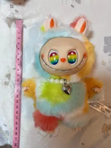 컬러풀한 러브브 봉제 인형 약간 눈에 흠집이 있습니다