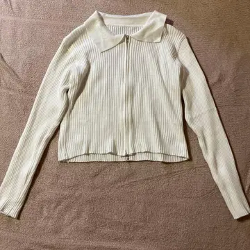 화이트 리브 긴팔 스웨터