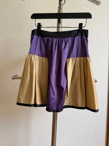 스커트 사이즈 36 퍼플/베이지/블랙 벨트 포함