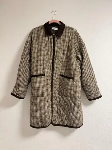 체크 무늬 퀼팅 자켓