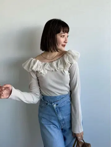 COCO DEAL 오프숄더 튤 프릴 상의 2 M 베이지