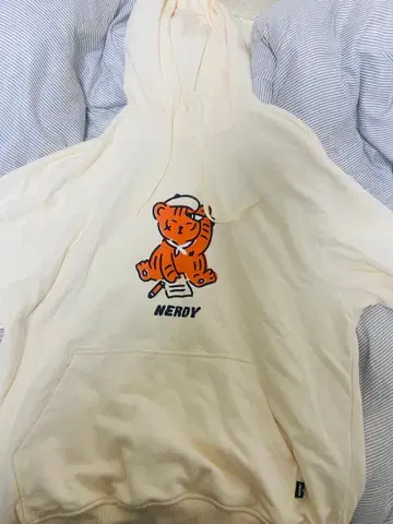 한국 NERDY 후드티 M 사이즈