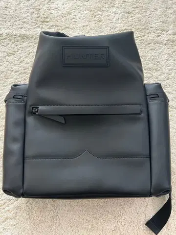 HUNTER 블랙 러버 가죽 백팩