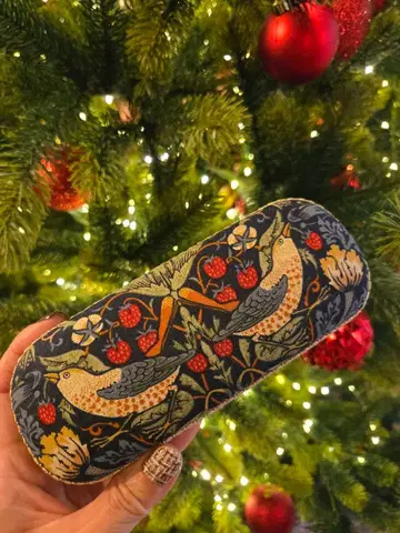 윌리엄 모리스 딸기 도둑 안경 케이스