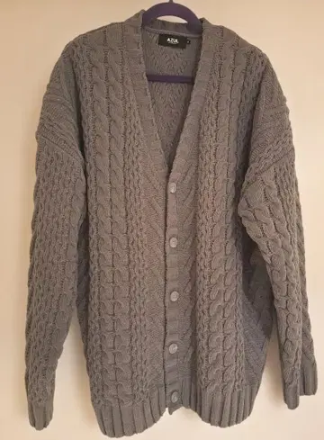 [미사용 새상품] 아줄바이마우지 케이블 니트 가디건