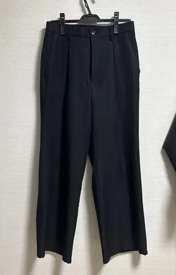 블랙 슬랙스 M 사이즈 폴리에스테르 100%