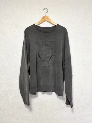 C.E CAV EMPT 오버다이 워시 맨투맨 C.E