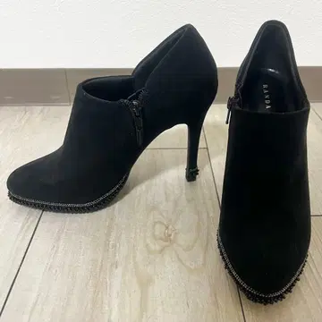 RANDA 숏부츠 스팽글 V컷 부티