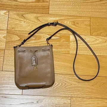 FURLA 베이지 가죽 숄더백