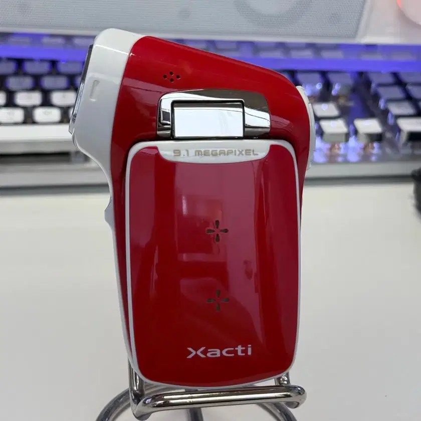 Mint condition) Sanyo Xacti CG9 Red on Bunjang Global Site.