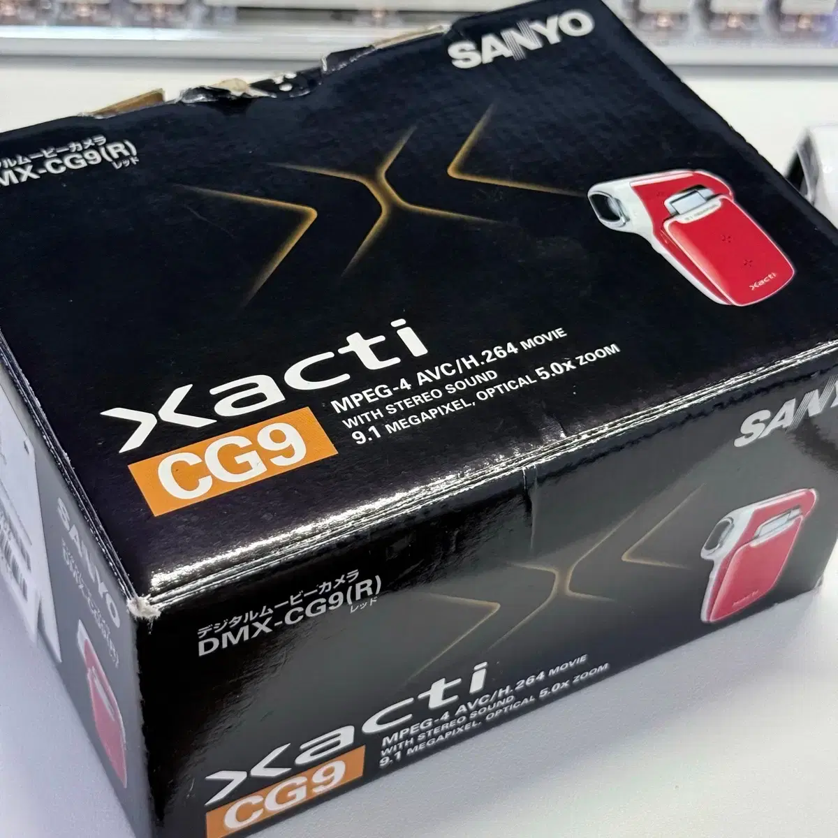 Mint condition) Sanyo Xacti CG9 Red on Bunjang Global Site.