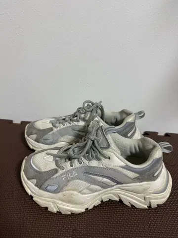 FILA 그레이 통굽 스니커즈