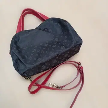 브라운과 빨간색의 2웨이 백