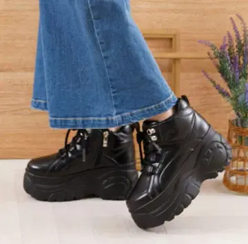 [ attagirl ] 통굽 레이스업 스니커즈 블랙