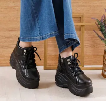 새상품 [ attagirl ] 통굽 레이스업 스니커즈 블랙