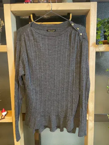 HUG O WAR 그레이 리브 스웨터