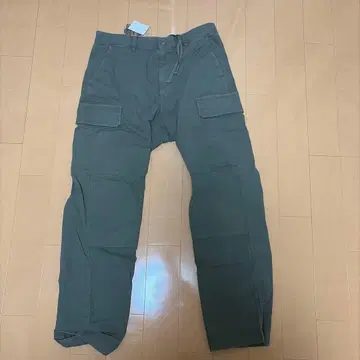 유니클로 카고 팬츠 미사용 m 사이즈 상품번호 461602 단종품