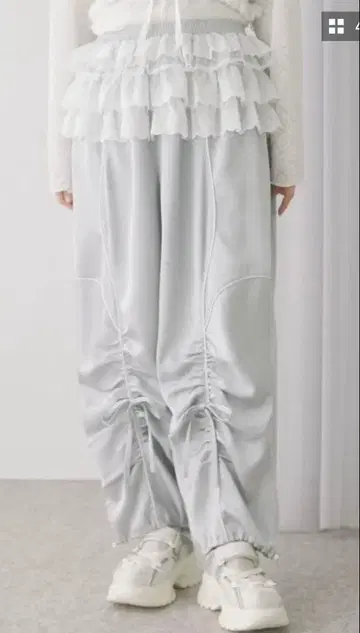 merry jenny 새틴 프릴 와이드 팬츠