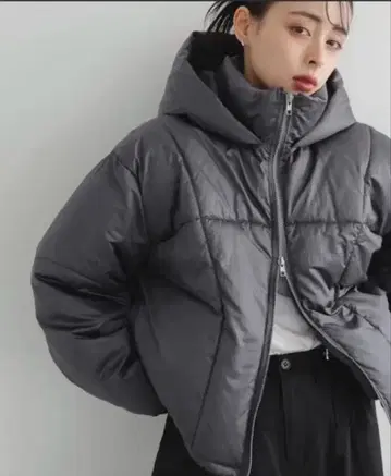 LIAN 후드 부착 그레이 퀼팅 다운 자켓