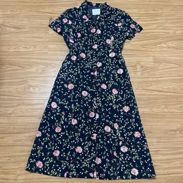 빌라 카르마 롱 원피스 꽃무늬 레트로 롱베스트