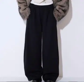 맨투맨 코쿤 턱 팬츠 지나시스 미사용 새상품 이번 시즌 신상