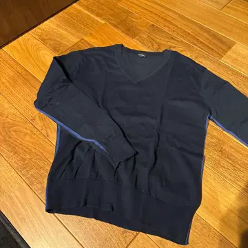 시착만 한 상품 Paul Smith 네이비 V넥 스웨터 M
