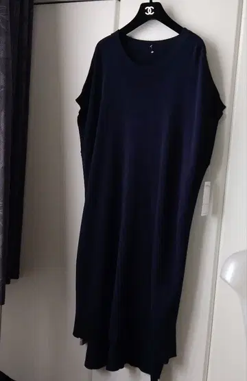 새상품 택 포함 레리안 니트 원피스 네이비