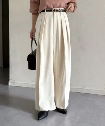 Thevon 2턱 슬랙스 아이보리 S 사이즈