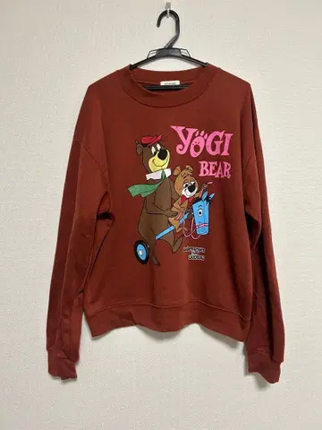 트레이닝복 2장 빨간색과 화이트