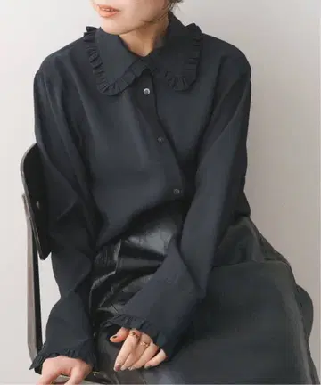 스픽 앤 스팬 프릴 칼라 블라우스