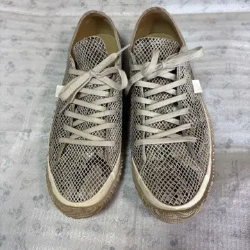 스네이크 패턴 스니커즈