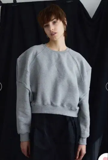 AMOMMA 파워 숄더 트레이닝복