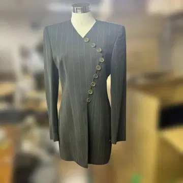 엠포리오 아르마니 스트라이프 테일러드 자켓