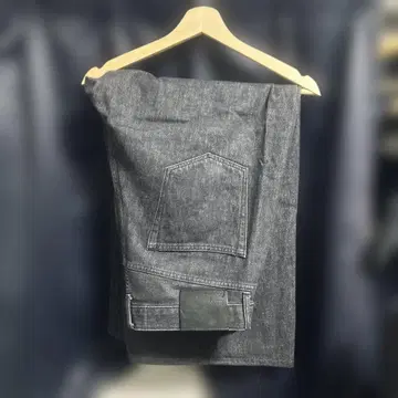 Simply complicated Baggy denim jeans