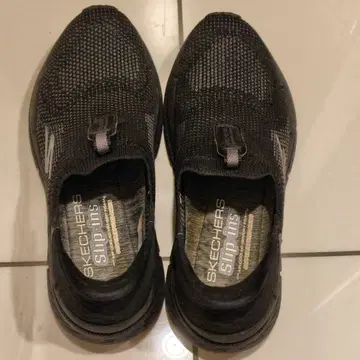 스케쳐스 맥스 쿠셔닝 프리미어 2 25.5cm