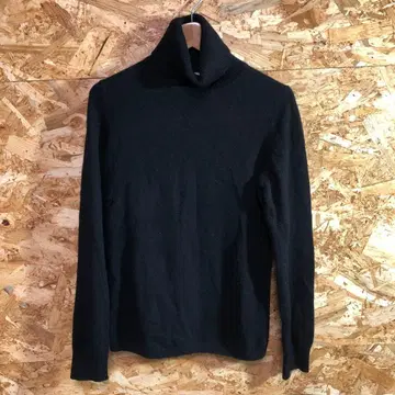 [ 2528번 ] UNIQLO 니트 터틀넥 캐시미어 100%