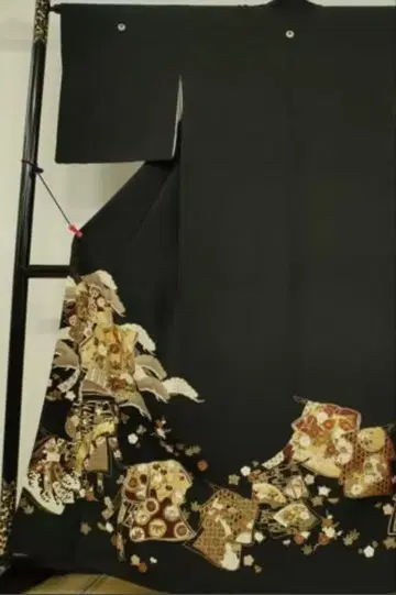 블랙 전모 기모노 부품 자수 기모노 누구의 소매 꽃 문양 금채